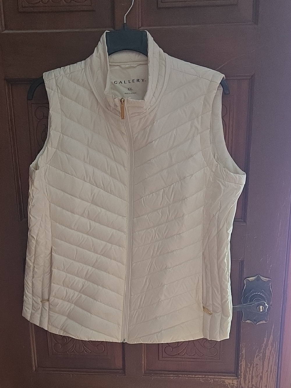 Gallery Cream Quilted Packable Vest with Gold Zipper